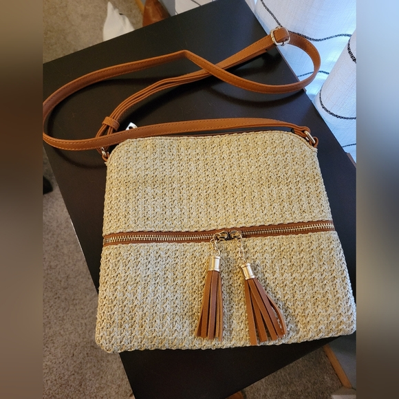 Small crossbody - Picture 1 of 3